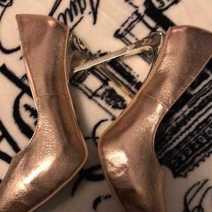 Rose Gold  7.5 US brand new, never been worn